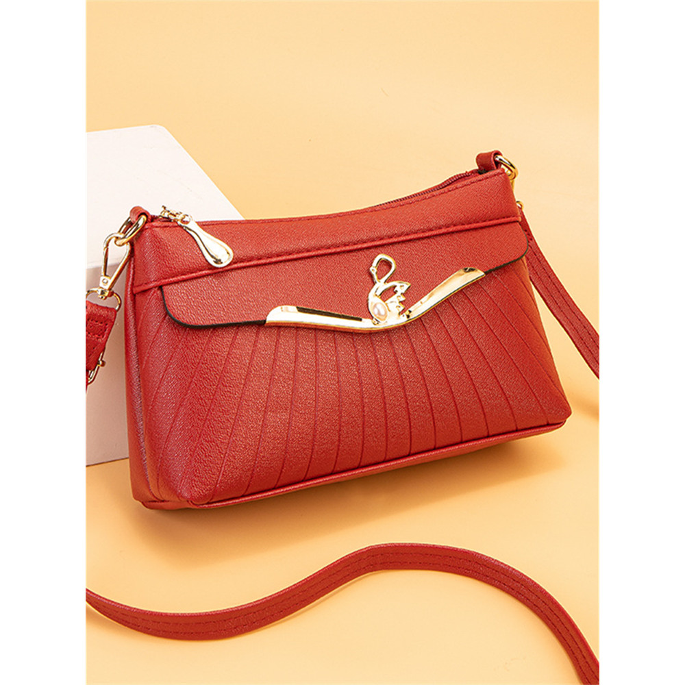 Elegant Swan Buckle Pleated Crossbody Bag