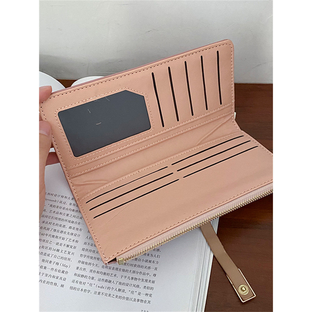 Keyhole Inspired Buckle Utility Leather Purse