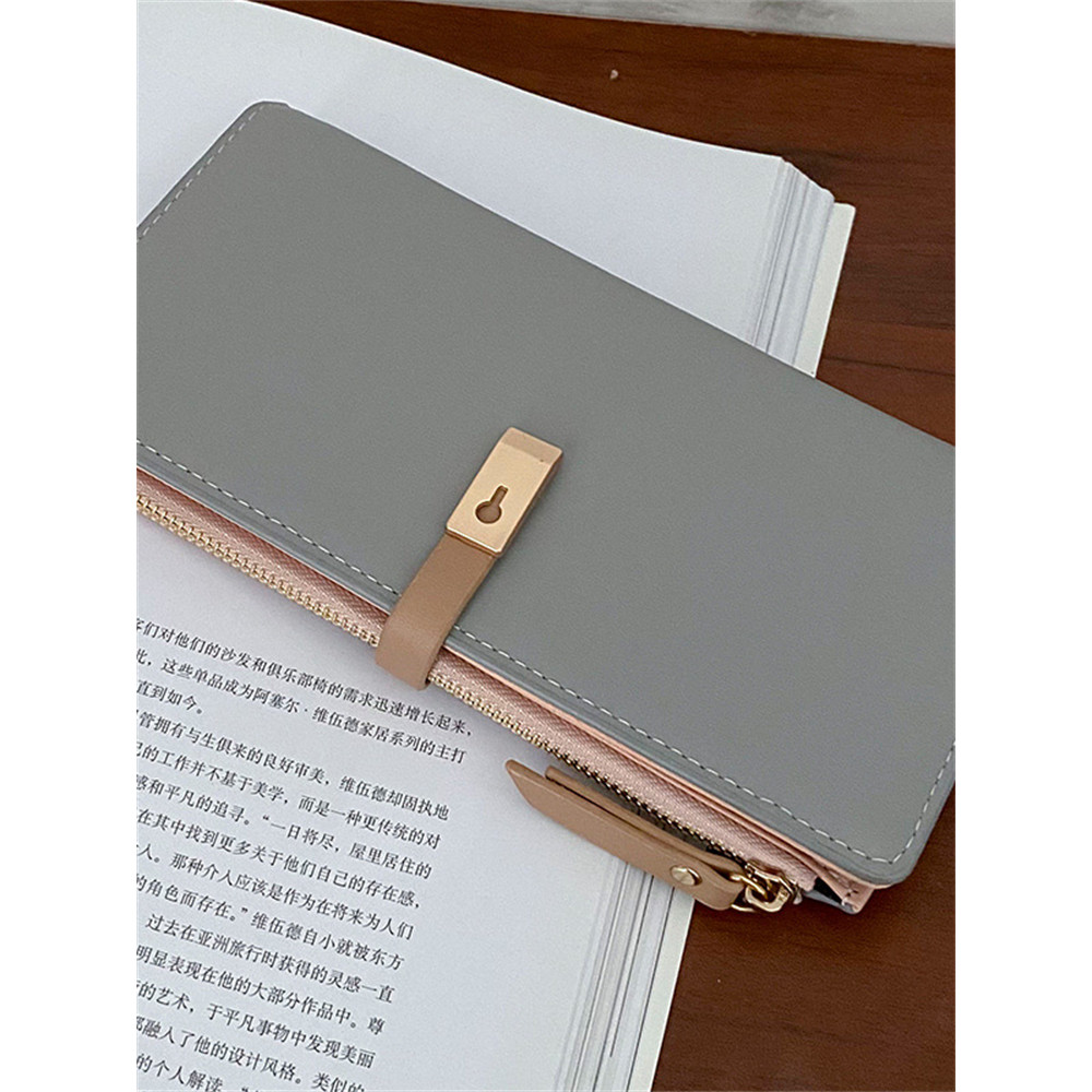 Keyhole Inspired Buckle Utility Leather Purse
