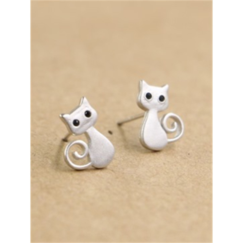 Lovely Cat Rhinestone Studded Earrings