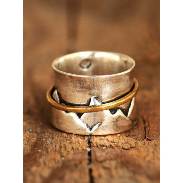 Mountains Inspired Moonstone Studded Ring
