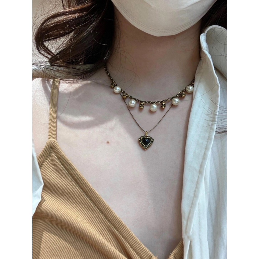Vintage Black Heart Necklace