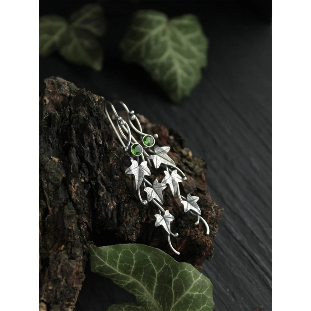 Vintage Leaves Rhinestone Studded Earrings