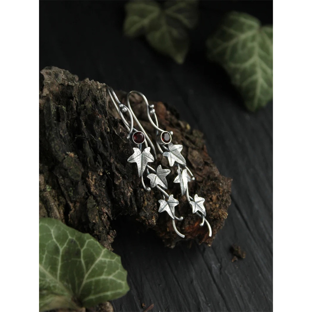 Vintage Leaves Rhinestone Studded Earrings