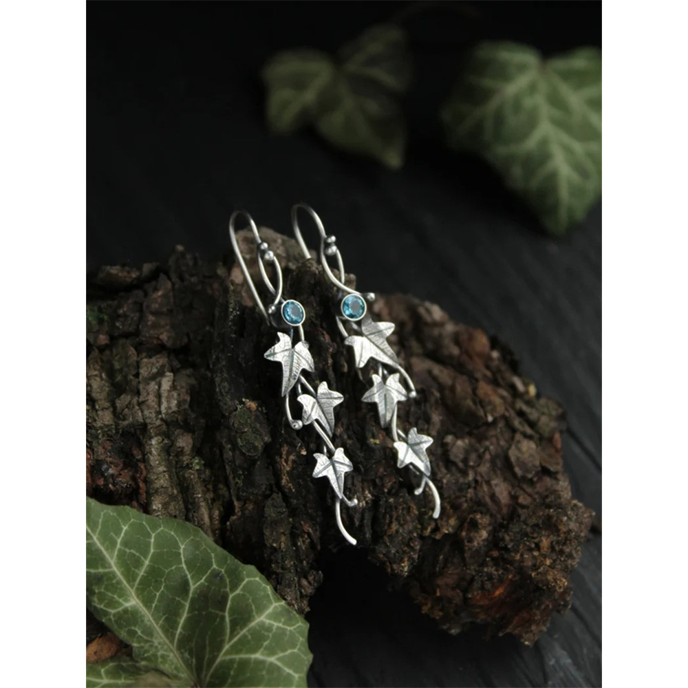 Vintage Leaves Rhinestone Studded Earrings