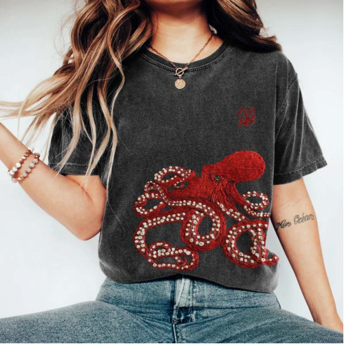 Women‘s Japanese Octopus Art Round Neck T-Shirt