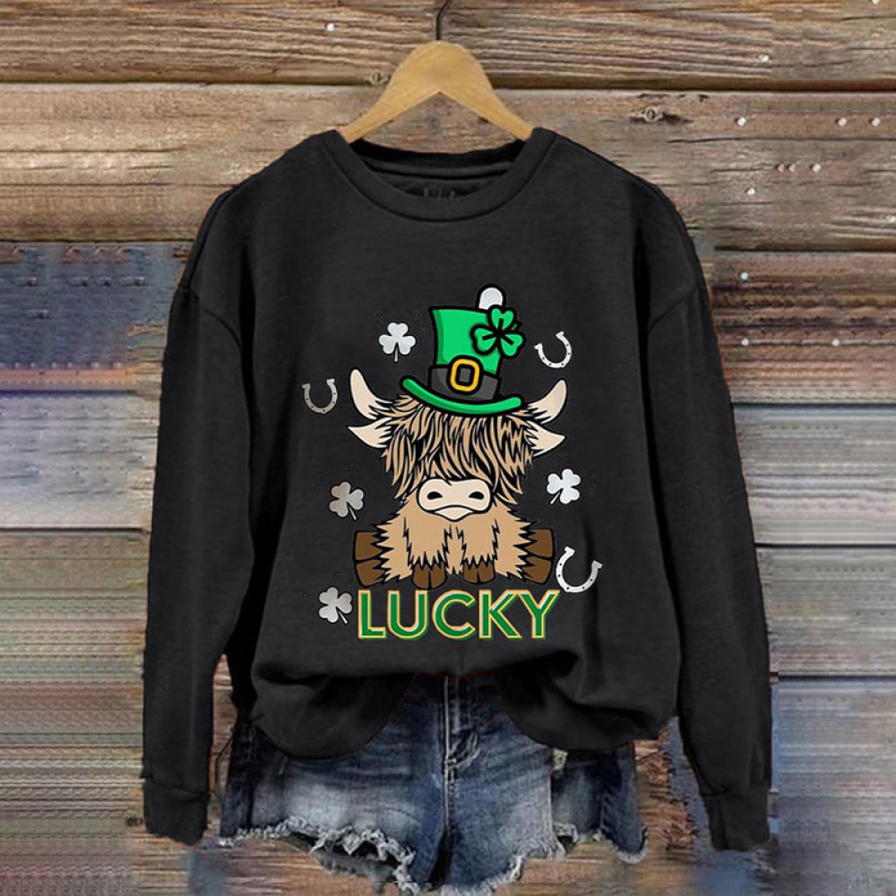 Women's St. Patricks Day Lucky Highland Cow Casual Sweatshirt