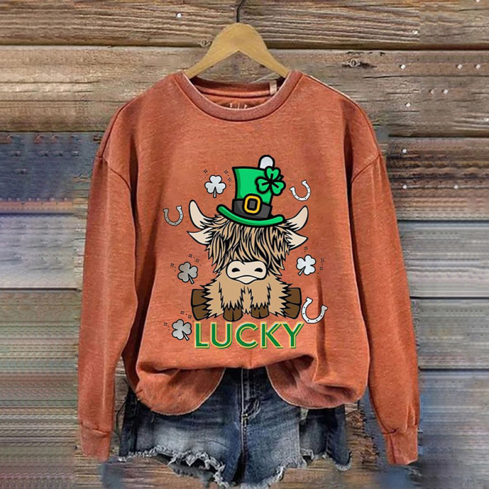 Women's St. Patricks Day Lucky Highland Cow Casual Sweatshirt