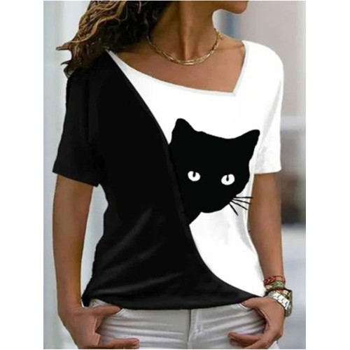 Contrast Color Cat Peeking T Shirt