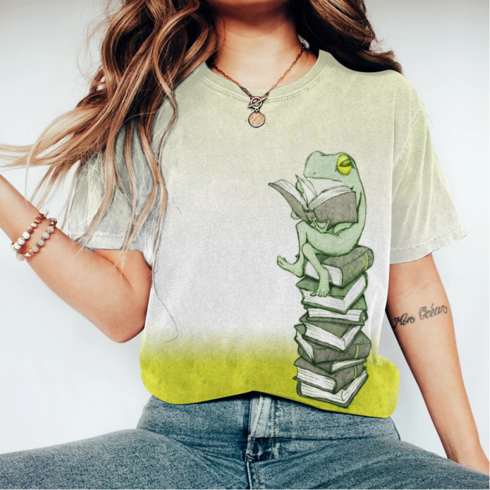 Funny Reading Frog Embroidery Pattern Cozy Vintage T-Shirt