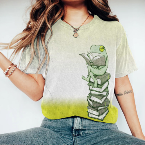 Funny Reading Frog Embroidery Pattern Cozy Vintage T-Shirt