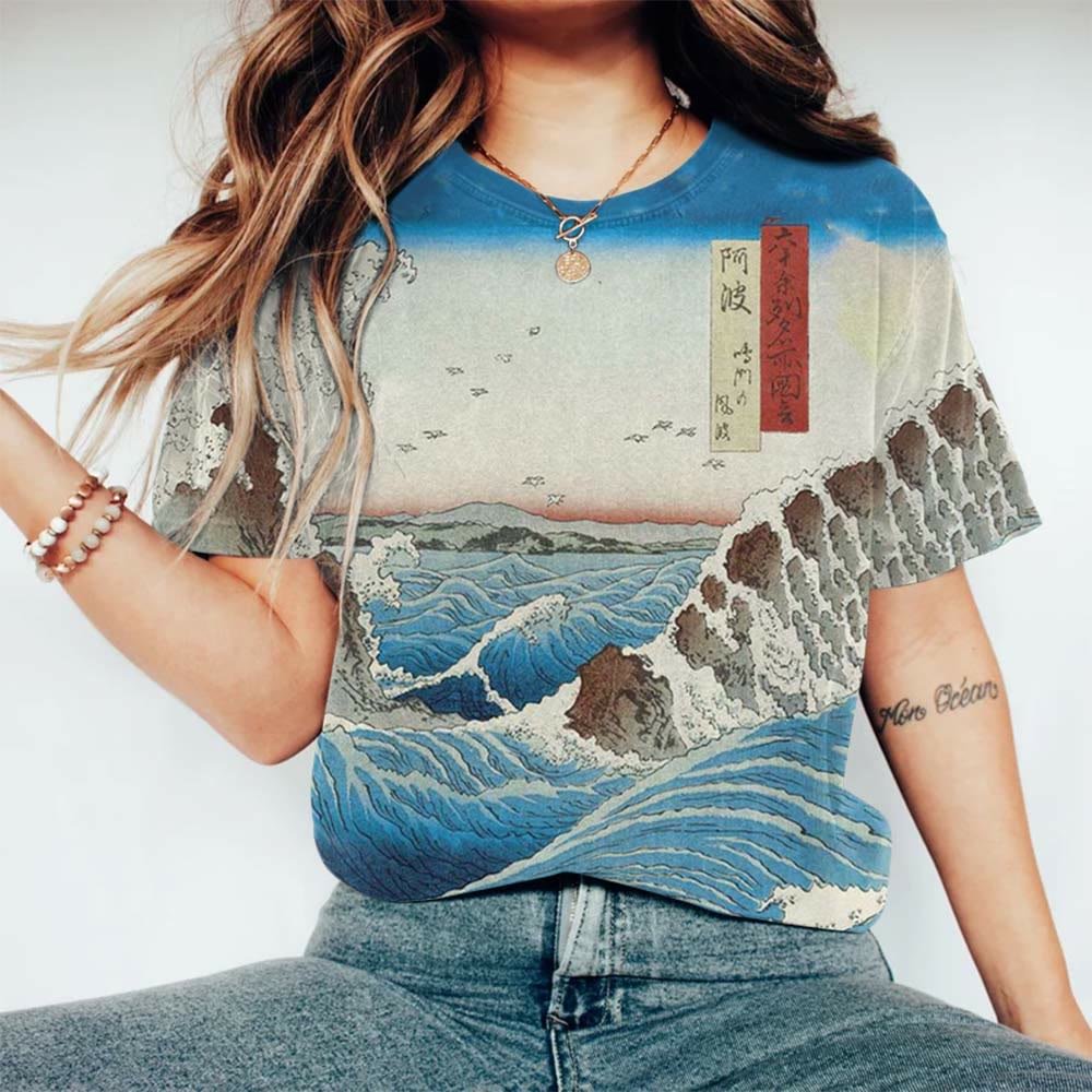 Vintage Sky Wave Japanese Print Crew Neck Cozy Vintage T-Shirt