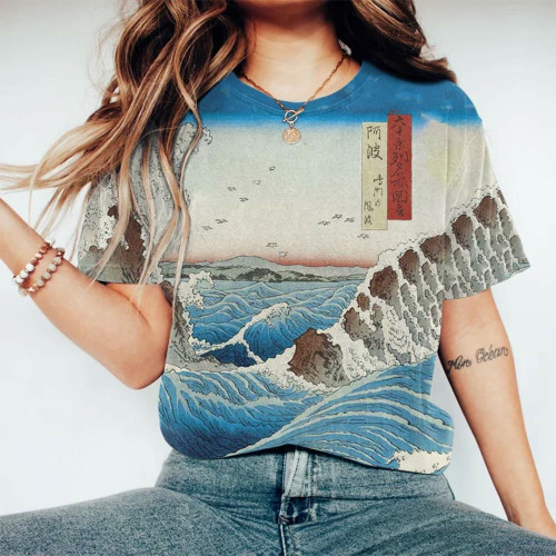 Vintage Sky Wave Japanese Print Crew Neck Cozy Vintage T-Shirt