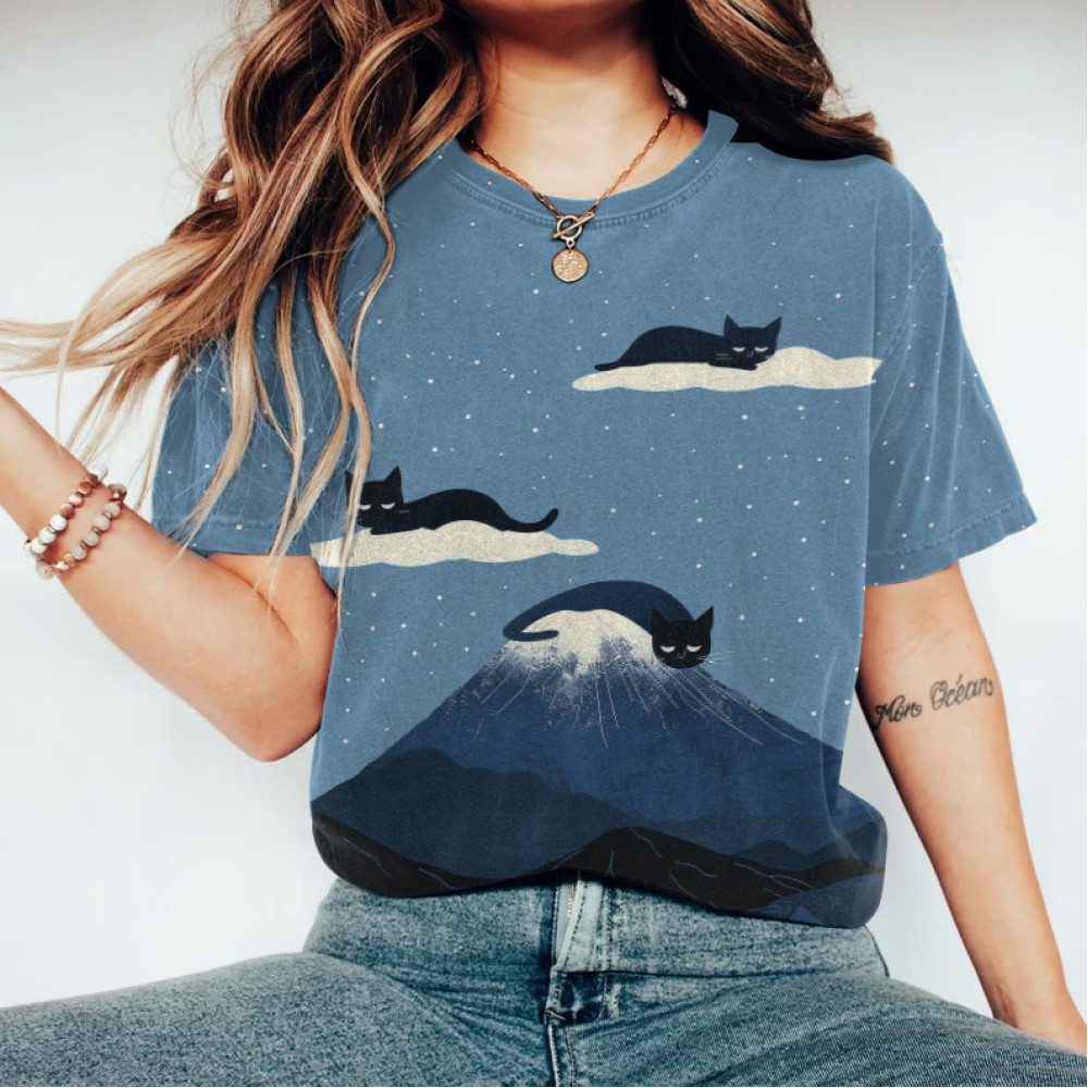 Abstract Creative Cute Cat Cloud Cat In Night Sky Mount Fuji Painting Art T-Shirt