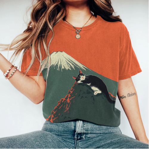 Abstract Creative Cute Cat Sleeping Next To Mount Fuji Painting Art T-Shirt