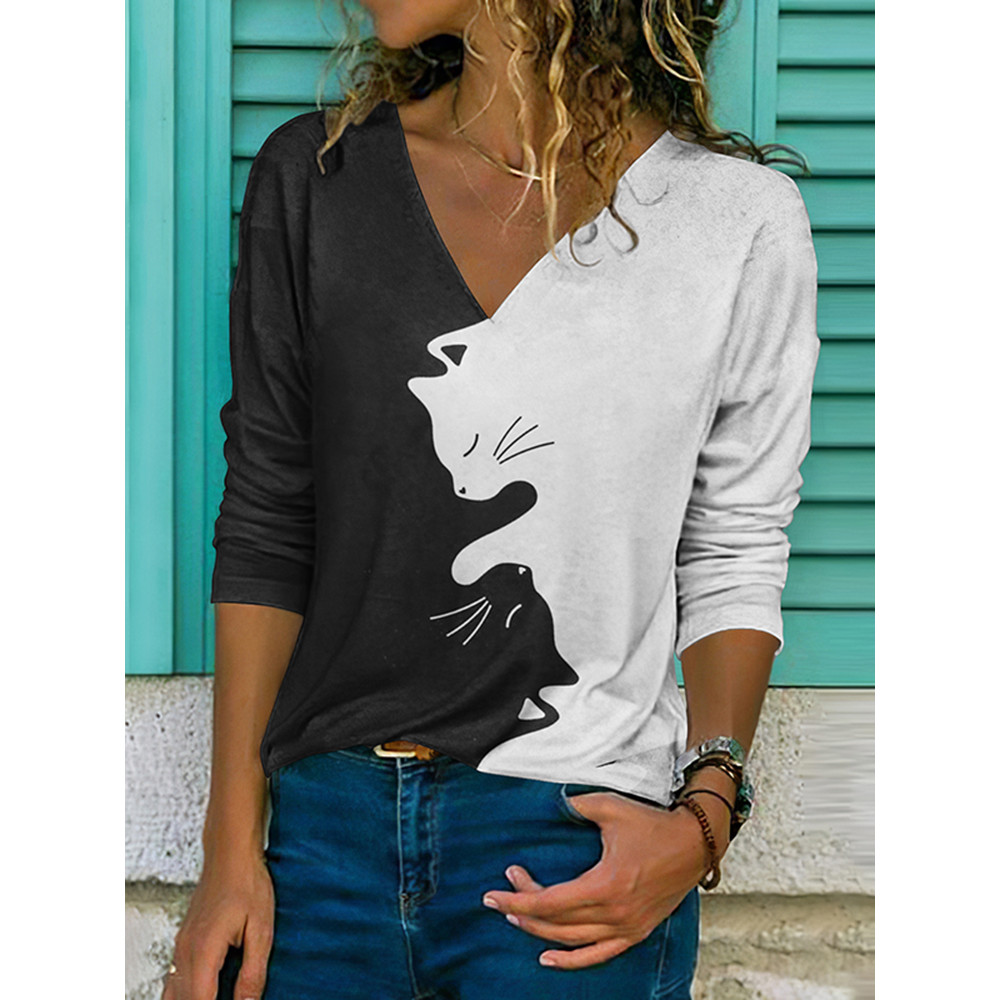 Black And White Contrast Cat Print V-Neck Casual T-Shirt