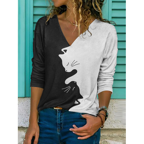 Black And White Contrast Cat Print V-Neck Casual T-Shirt