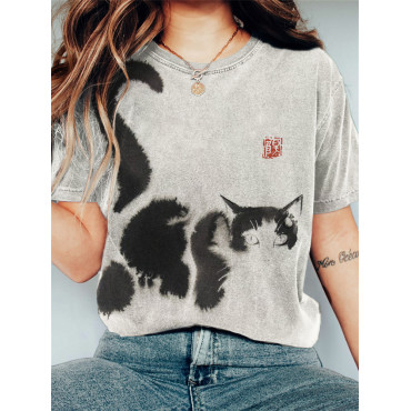 Cat Simple Japanese Watercolor Art Vintage T Shirt