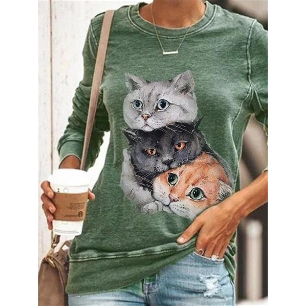 Lovely Cats Graphic Comfy Sweatshirt