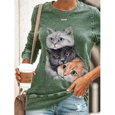 Lovely Cats Graphic Comfy Sweatshirt