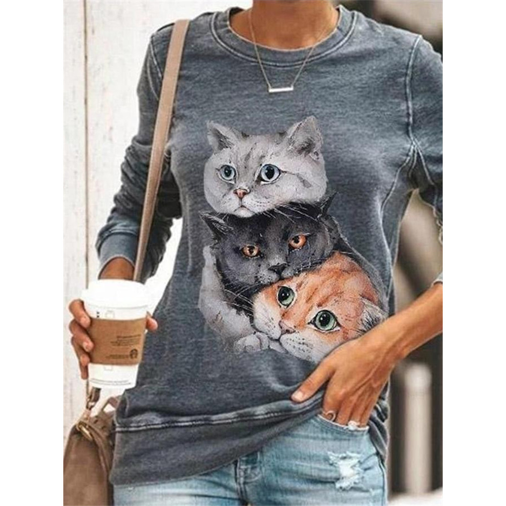 Lovely Cats Graphic Comfy Sweatshirt
