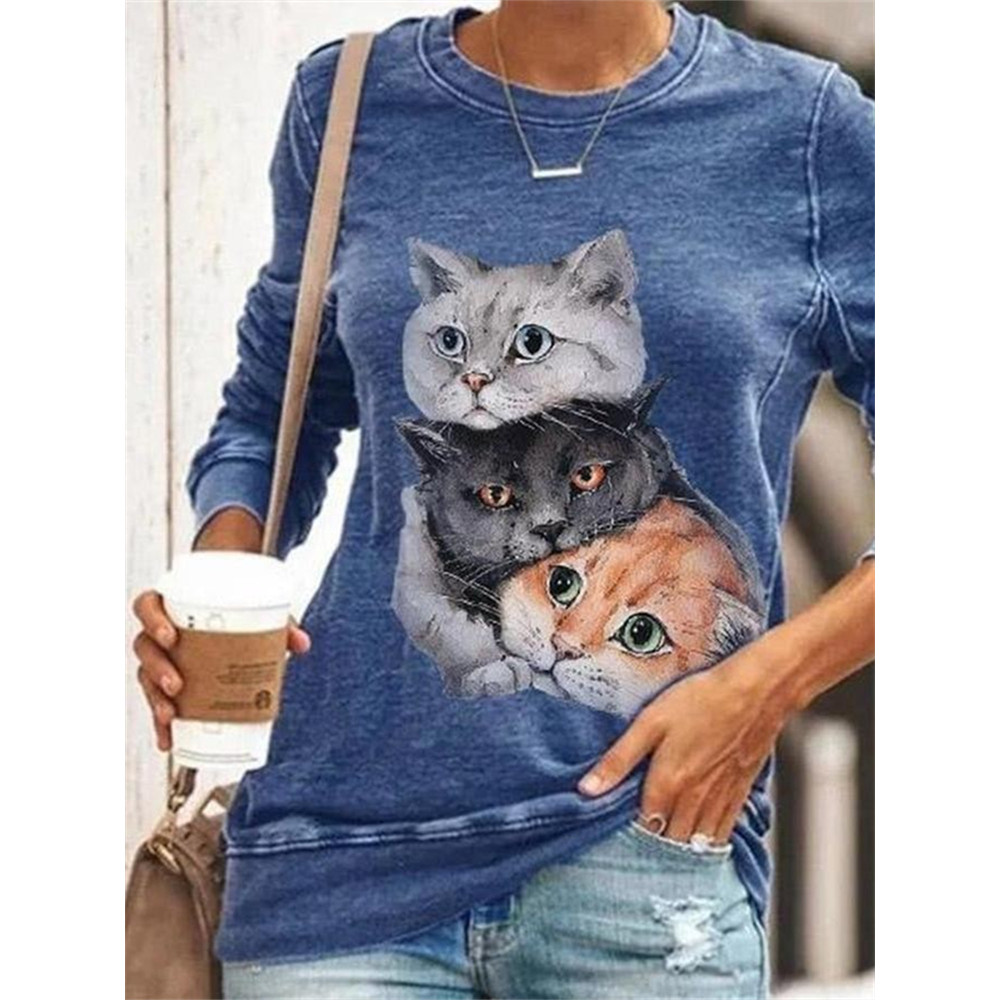 Lovely Cats Graphic Comfy Sweatshirt