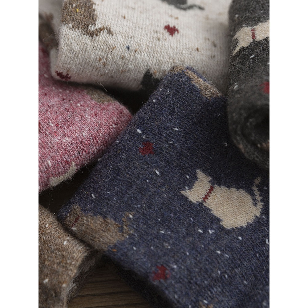 Lovely Cats & Heart Pattern Comfy Knit Socks