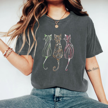 Vintage Embroidered Cat Art T-Shirt