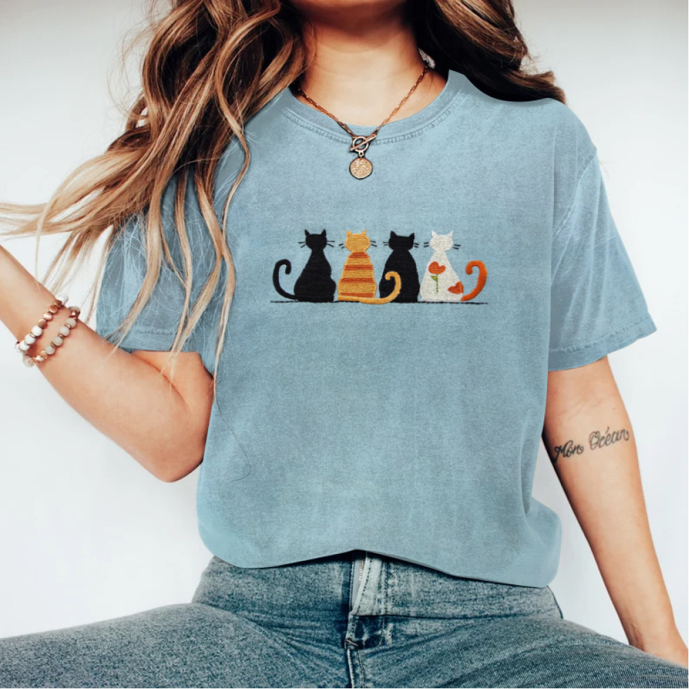 Vintage Embroidered Cute Cat Art T-Shirt