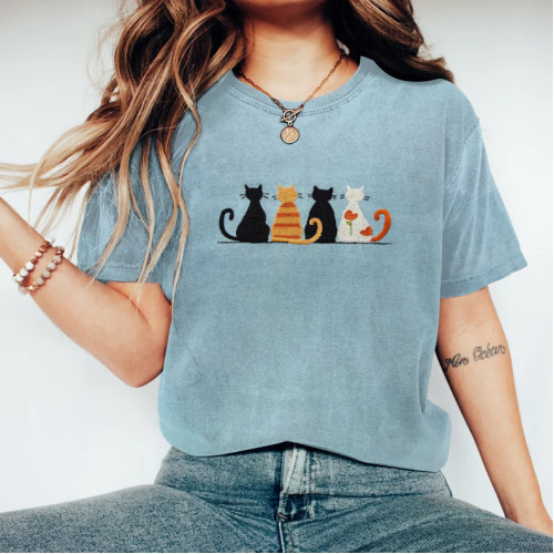 Vintage Embroidered Cute Cat Art T-Shirt