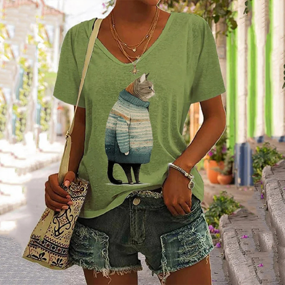 Winter Cat Print V-Neck T-Shirt