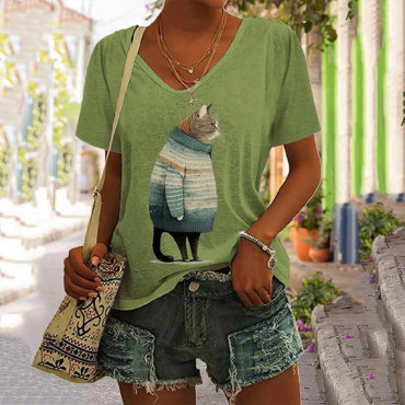Winter Cat Print V-Neck T-Shirt