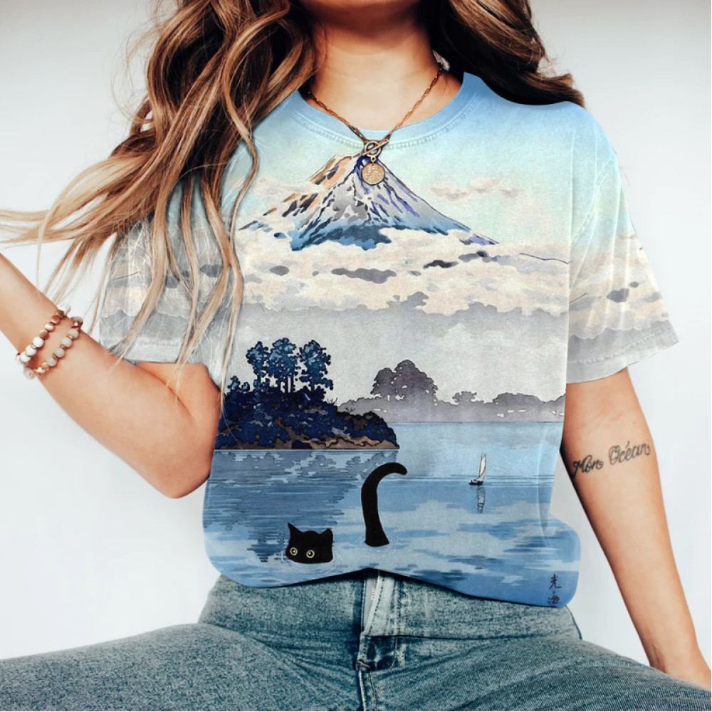 Women's Mount Fuji Cute Cat Casual T-Shirt