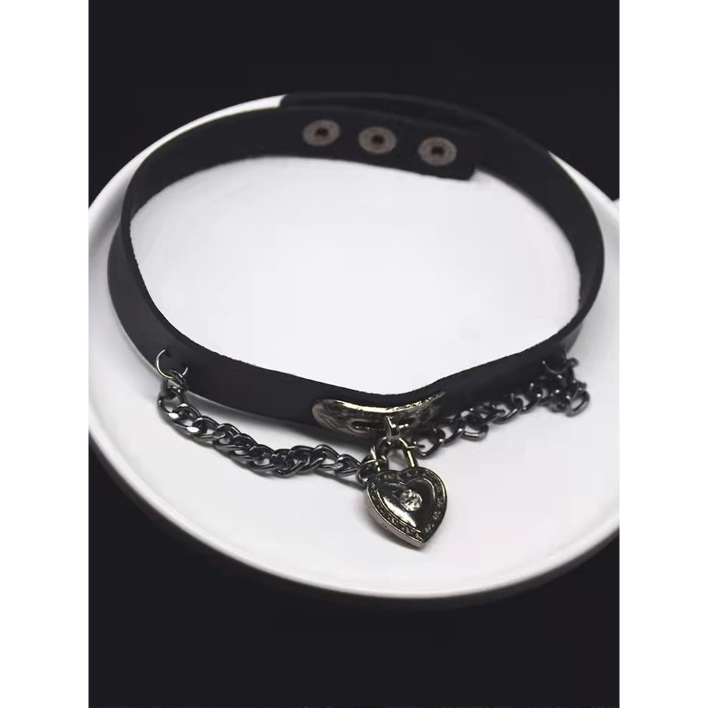 Gothic Vintage Leather Necklace