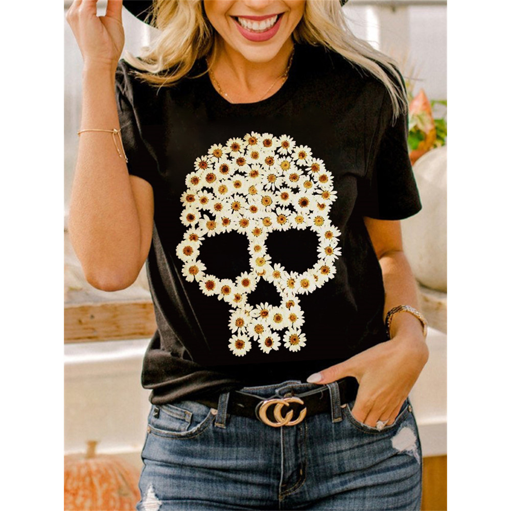 Unique Daisies Skull Graphic T Shirt