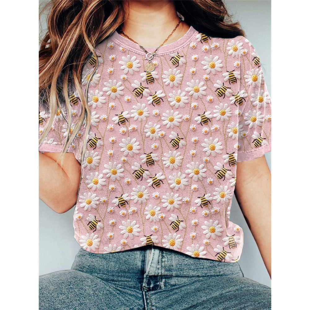 Bee & Daisy Embroidery Art Casual Cozy T-Shirt