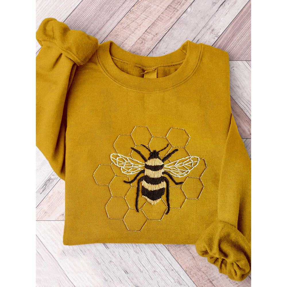 Cute Bee Embroidery Art Vintage Comfy Sweatshirt